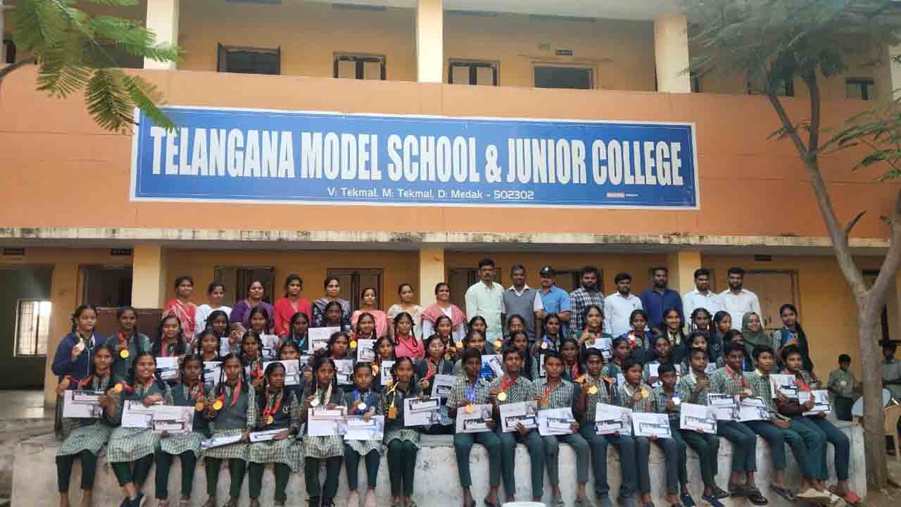 Drawing competitions | అంతర్జాతీయ చిత్రలేఖనం పోటీలకు టేక్మాల్ మోడల్ స్కూల్ విద్యార్థుల ఎంపిక