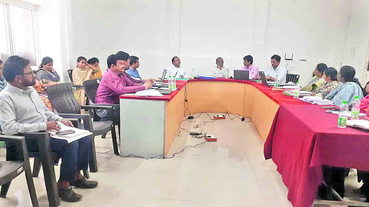 మేడారం జాతరకు ఆర్టీసీ బస్సుల్లోనే వెళ్లాలి