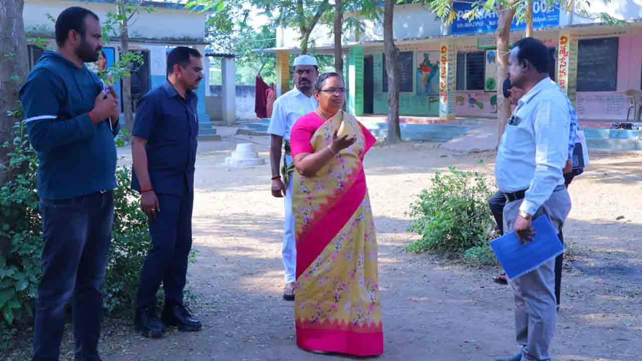 Elections | ఎన్నికల ఏర్పాట్లను పరిశీలించిన కలెక్టర్ హైమావతి
