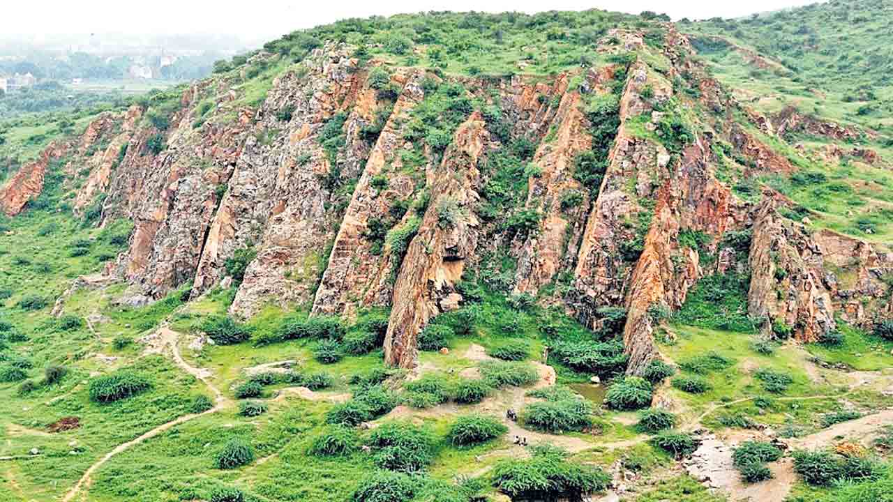 ఆరావళిపై తీర్పును పునః పరిశీలించాలి.. లేకుంటే విధ్వంసం తప్పదు