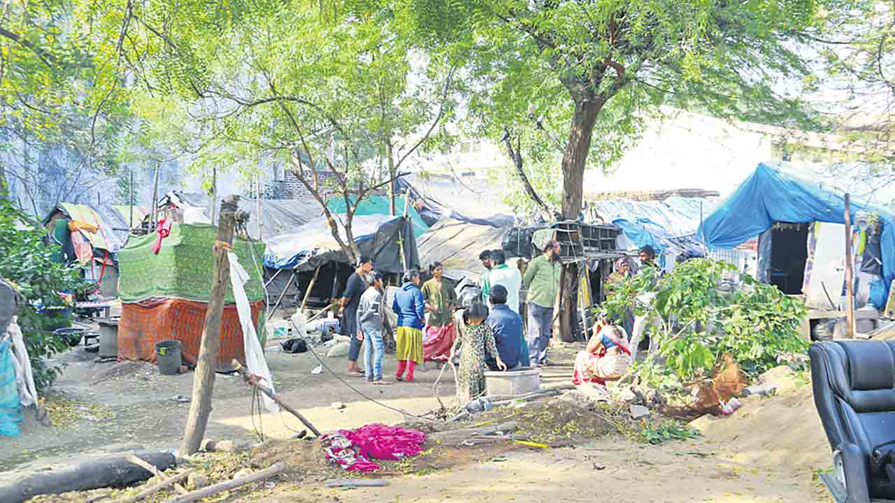 అక్కాపూర్‌లో రైతుల నిరసన