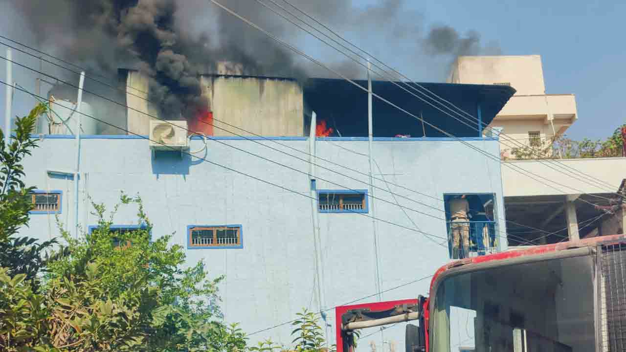 Fire Accident | మంచిర్యాలలో ఇంటిపై అగ్నిప్రమాదం.. భారీగా ఆస్తి న‌ష్టం