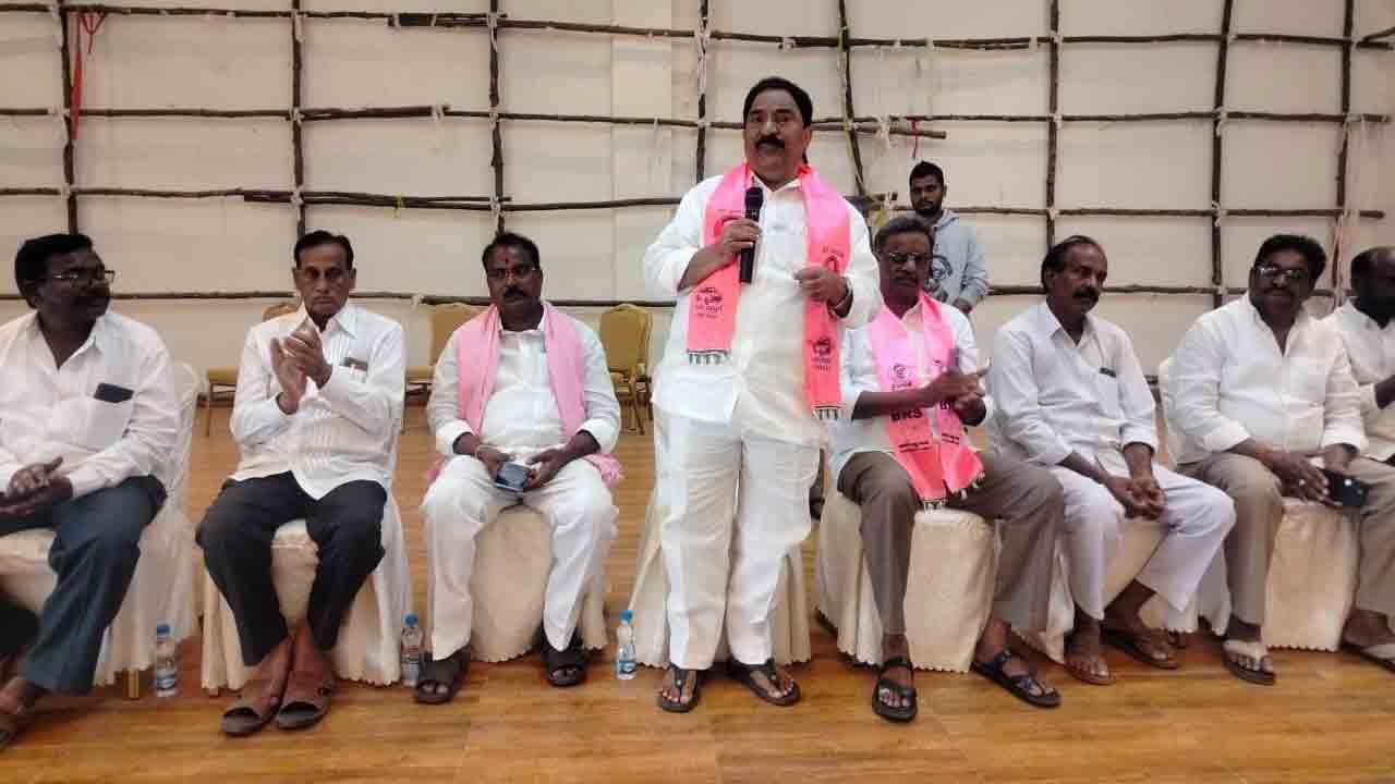 ప్రజా సేవకు అంకితం కావాలి