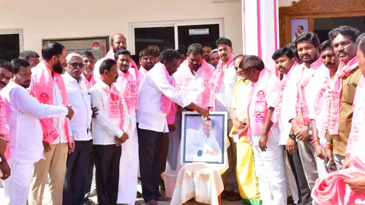 Vijay Diwas | కేసీఆర్‌ ఆమరణ దీక్షతో తెలంగాణ రాష్ట్రం ఏర్పాటు