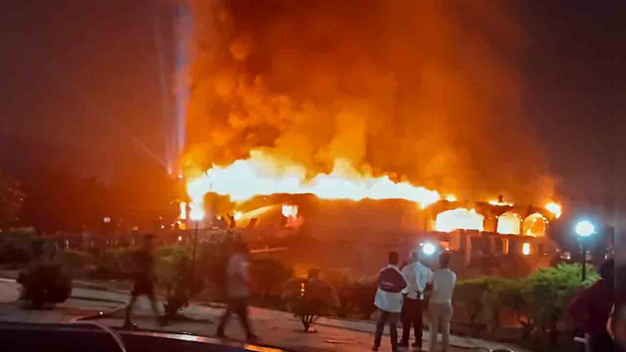 Goa Night Club | గోవా నైట్‌క్లబ్‌లో భారీ అగ్నిప్రమాదం.. వెలుగులోకి సంచలన వీడియో