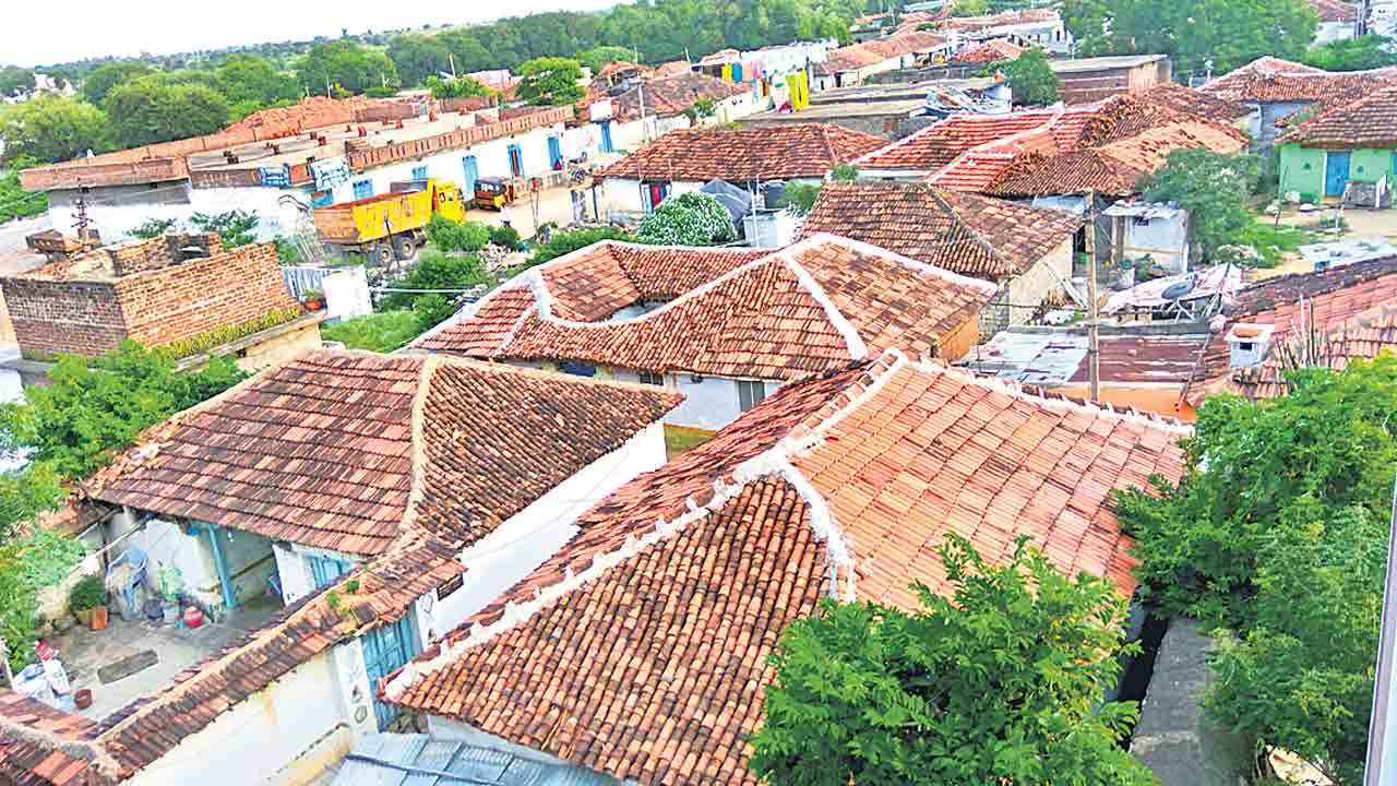 సర్పంచ్‌లకు సమస్యలు స్వాగతం !