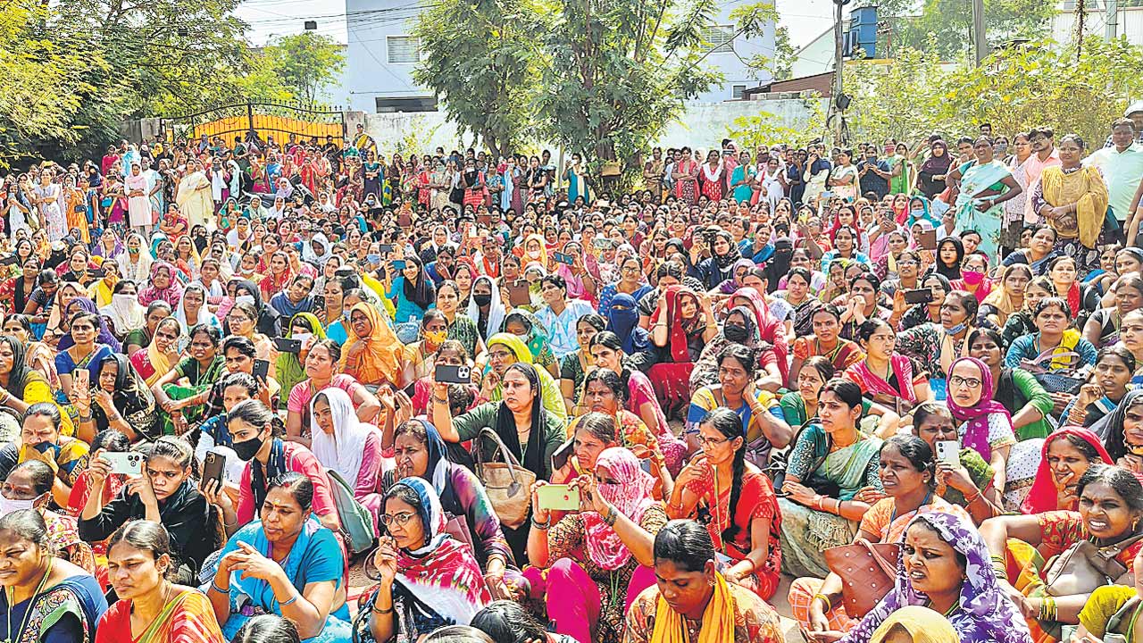 నిరసన గళం