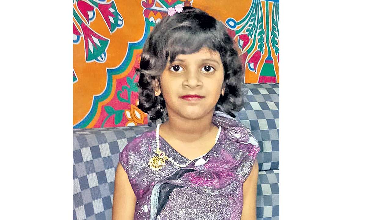 బిడ్డను భవనం నుంచి తోసేసిన తల్లి