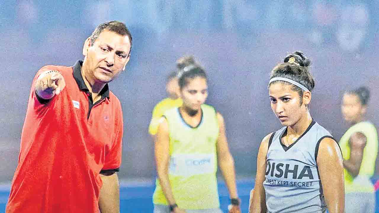 హరేంద్ర సింగ్‌ రాజీనామా