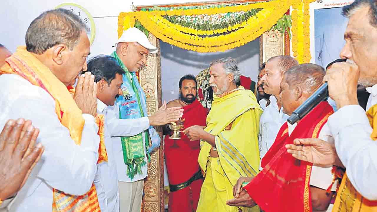 బీఆర్‌ఎస్‌ పాలనలో గంగపుత్రులకు పెద్దపీట