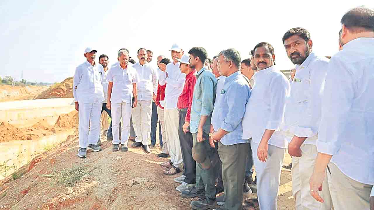 రైల్వేస్టేషన్‌ పనులు ప్రారంభించాలి