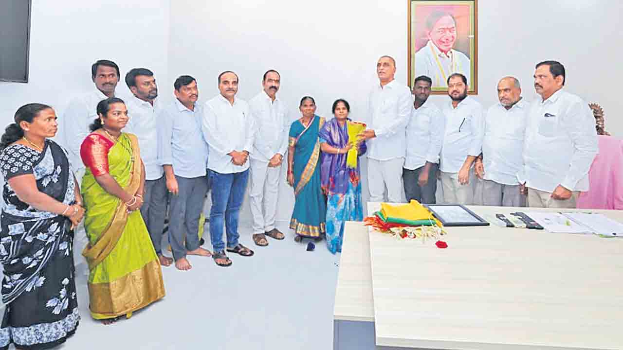 అభివృద్ధిలో పోటీపడాలి