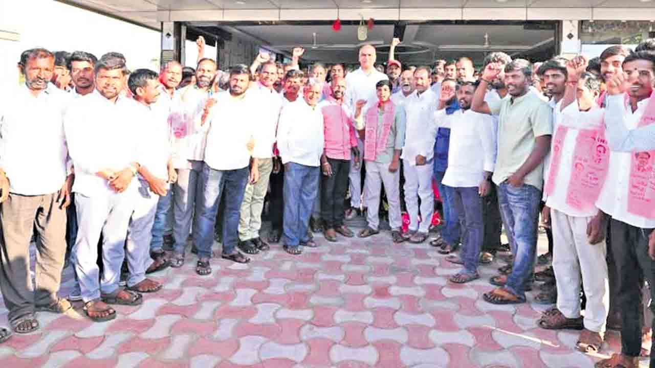 సీఎం నోరు తెరిస్తే అబద్ధాలు