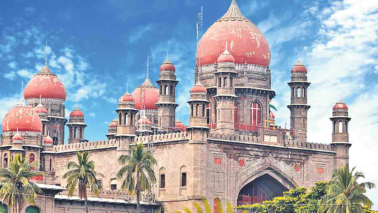 వార్డుల విభజనలో జోక్యానికి హైకోర్టు నిరాకరణ