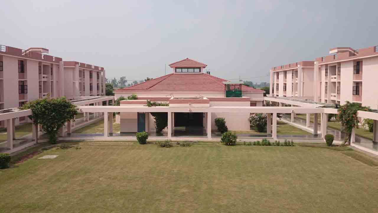 ఐఐటీ కాన్పూర్‌కు 100 కోట్లు విరాళం!