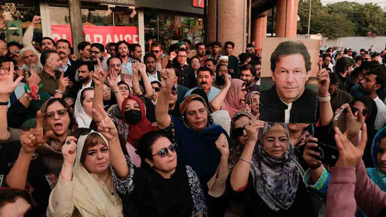 Imran Khan | ఇమ్రాన్‌ ఖాన్‌ మరణించారంటూ వార్తలు.. రావల్పిండి, ఇస్లామాబాద్‌లో భద్రత కట్టుదిట్టం