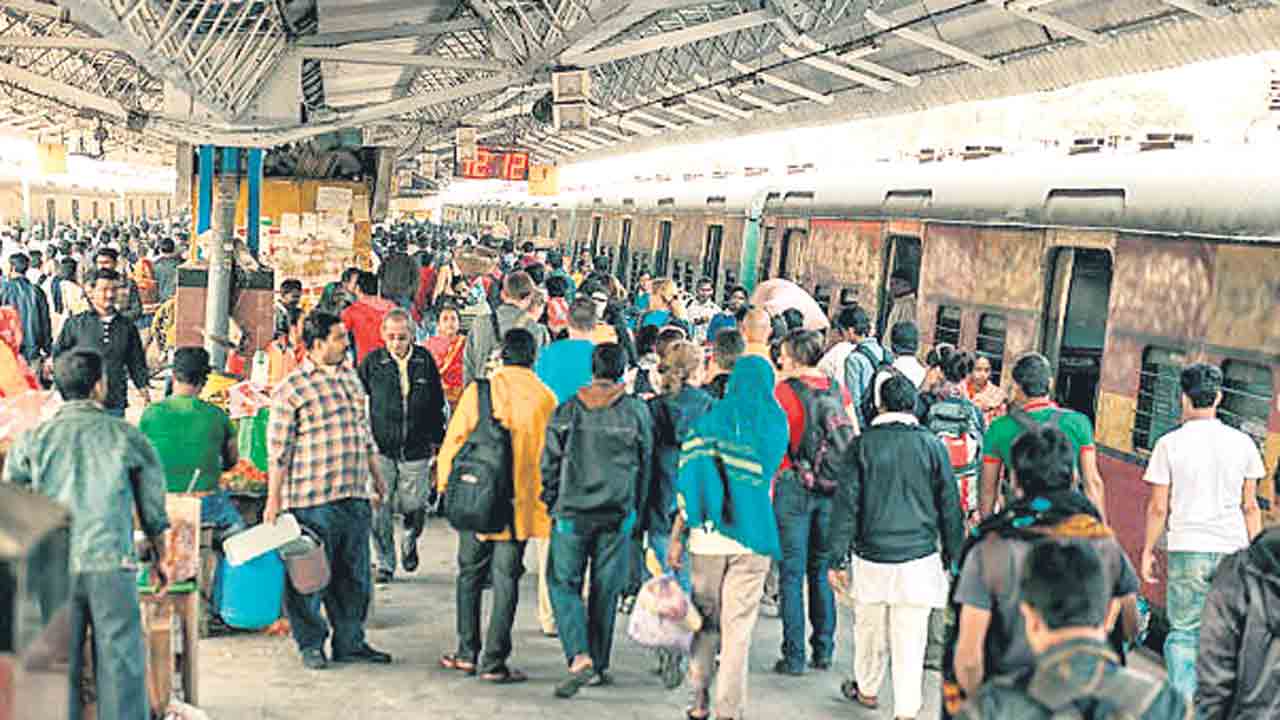 రైలు టికెట్‌ చార్జీల పెంపు