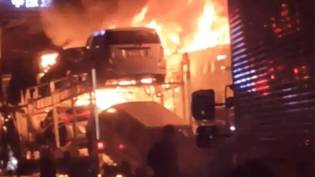 Massive Pile Up | ఘోర ప్రమాదం.. 50 వాహనాలు ఢీ.. ఎగసిపడ్డ మంటలు.. షాకింగ్‌ వీడియో