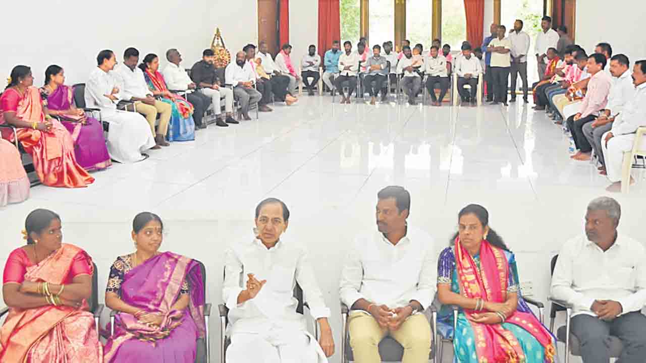 ఐక్కంగా పల్లెలు అభివృద్ధి చేసుకోవాలి