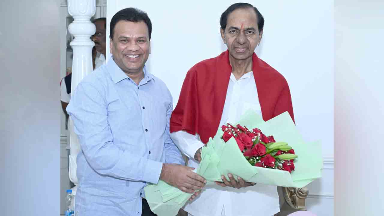 KCR | కేసీఆర్‌ను కలిసిన బీఆర్ఎస్ గ్లోబల్ ఎన్నారై కో ఆర్డినేటర్ మహేష్ బిగాల