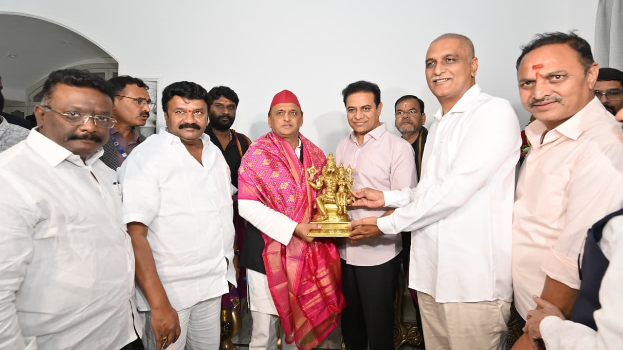 Akhilesh Yadav | కేటీఆర్‌తో సమావేశమైన అఖిలేష్‌ యాదవ్‌.. తెలంగాణలో పరిస్థితులు మారుతాయని ఆశాభావం వ్యక్తం చేసిన ఎస్పీ నేత