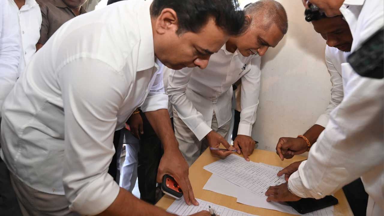 KCR | కాసేపట్లో కేసీఆర్‌ మీటింగ్‌.. తెలంగాణ భవన్‌కు చేరుకున్న కేటీఆర్‌, హరీశ్‌రావు