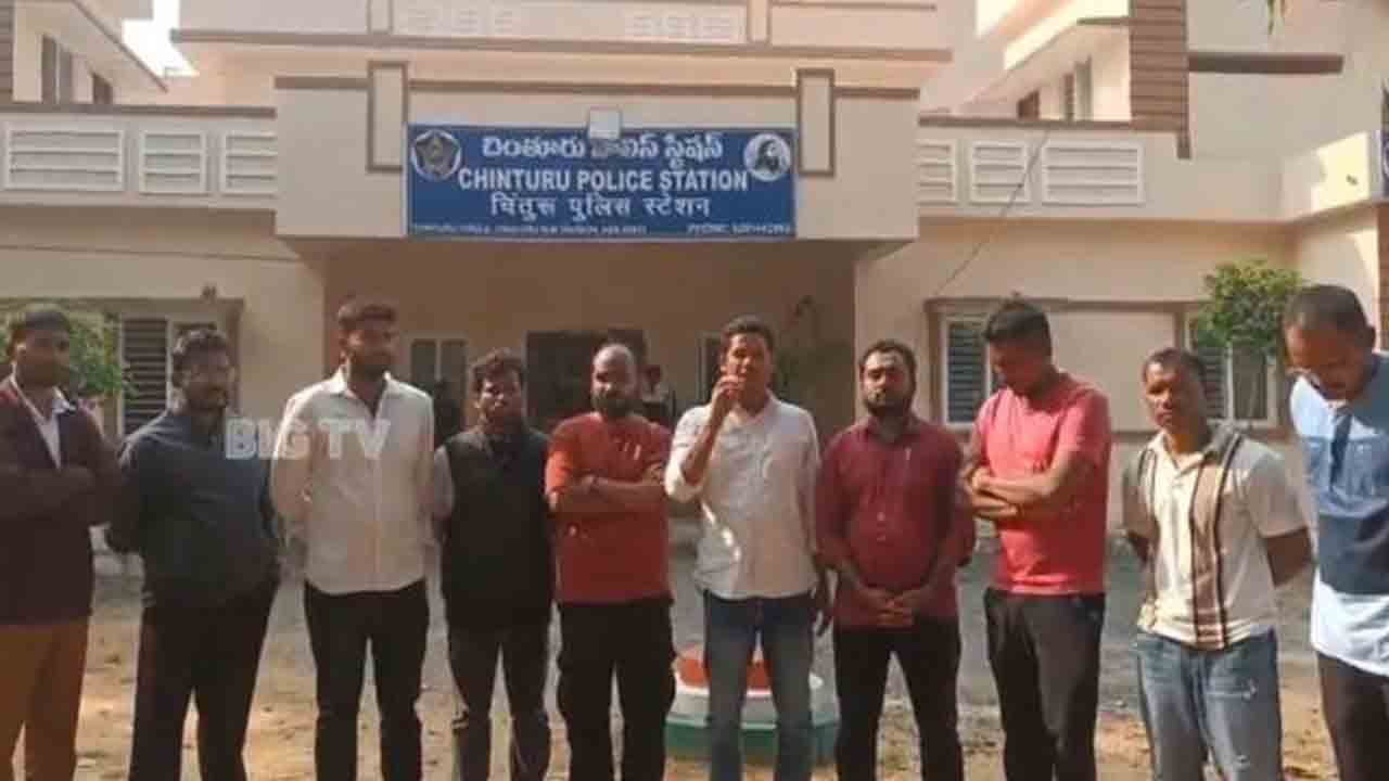 మారేడుమిల్లిలో ఓయూ, కేయూ విద్యార్థుల అరెస్ట్‌