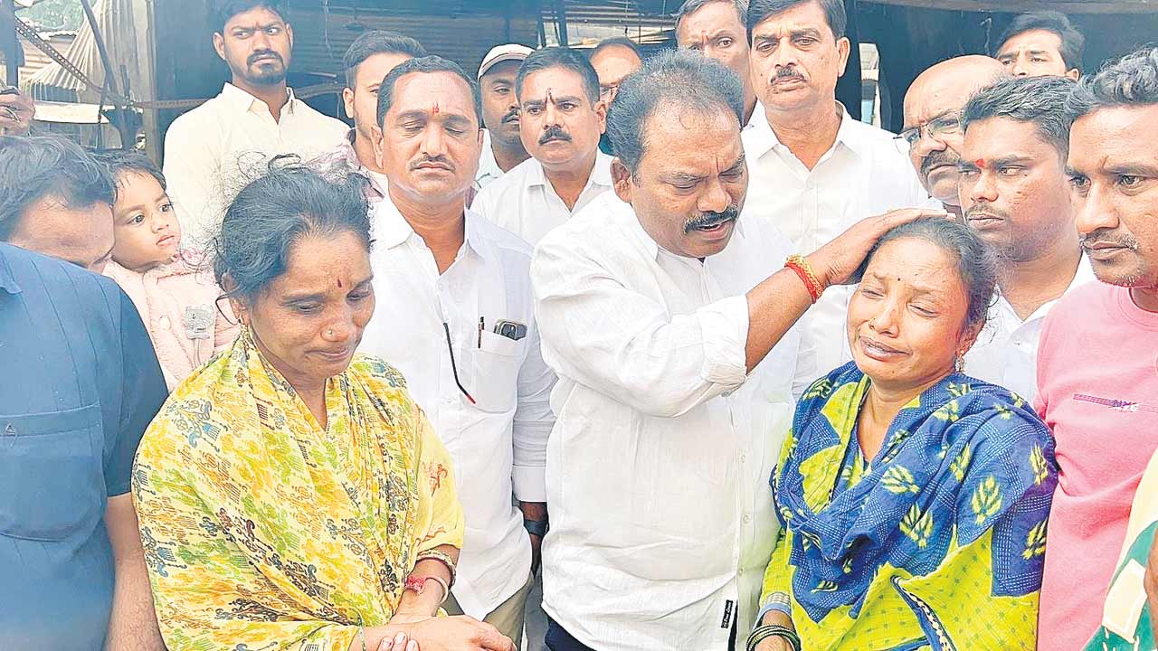 బాధితులకు అండగా ఉంటాం