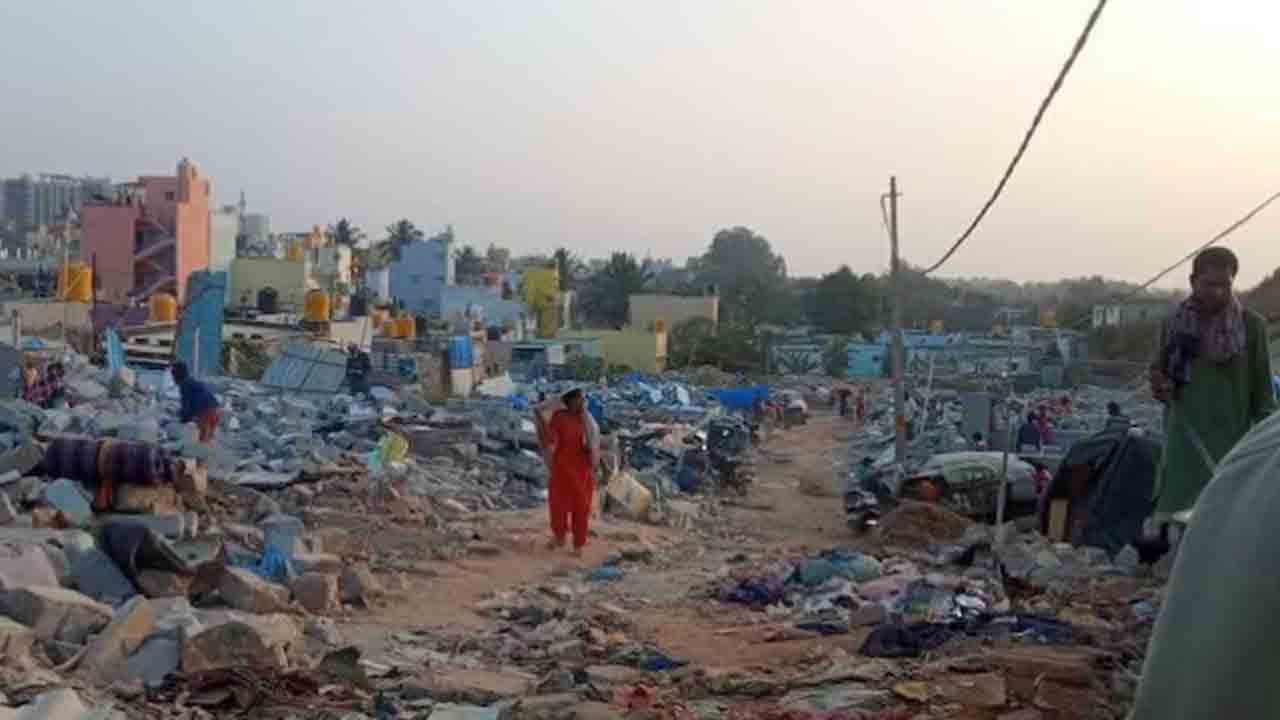Karnataka demolitions | కర్ణాటకలో 200కు పైగా ఇళ్లు కూల్చివేత.. నిరాశ్రయులైన 400 ముస్లిం కుటుంబాలు