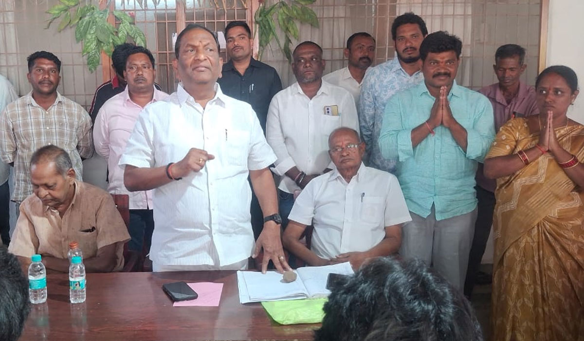 Koppula Eshwar | సర్పంచ్ ఎన్నికల్లో మోసపూరిత కాంగ్రెకు ప్రజలు తగిన బుద్ధి చెప్పాలి.. రాష్ట్ర మాజీ మంత్రి కొప్పుల ఈశ్వర్