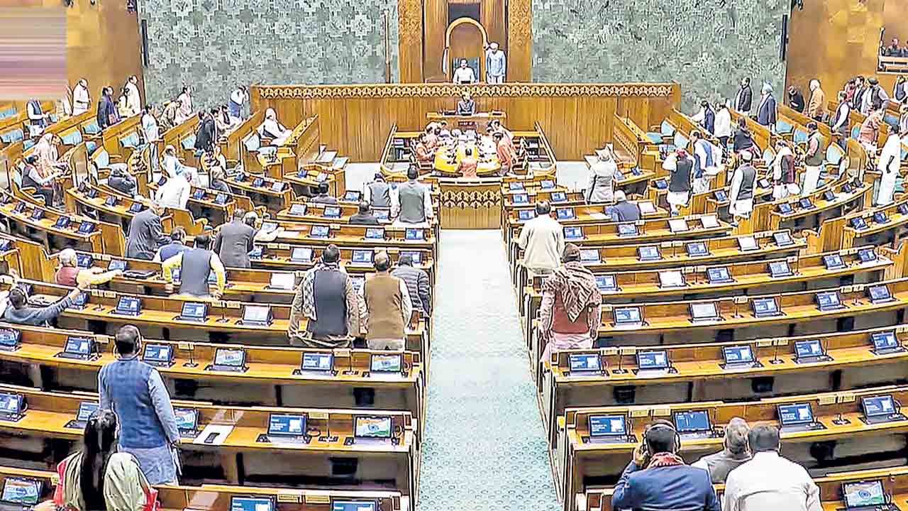 ఆగని నిరసనలు.. అరకొర చర్చలు!.. ముగిసిన పార్లమెంట్‌ శీతాకాల సమావేశాలు