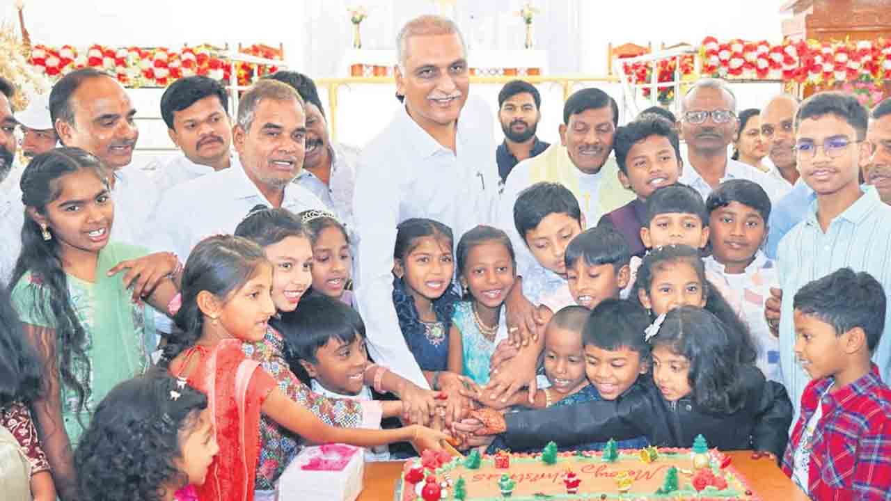 కేసీఆర్‌ అన్ని మతాలనూ గౌరవించారు..