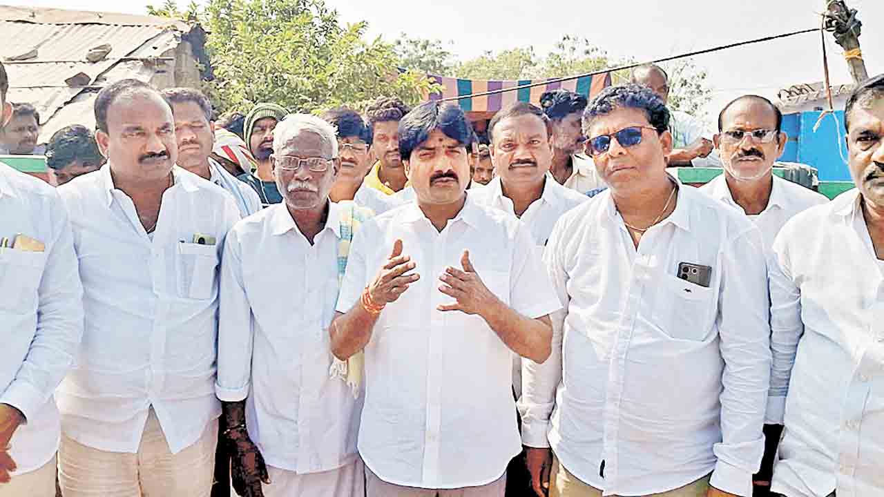 రైతు సంక్షేమాన్ని మరిచిన సర్కార్‌.. అలంపూర్‌ ఎమ్మెల్యే విజయుడు ఫైర్‌