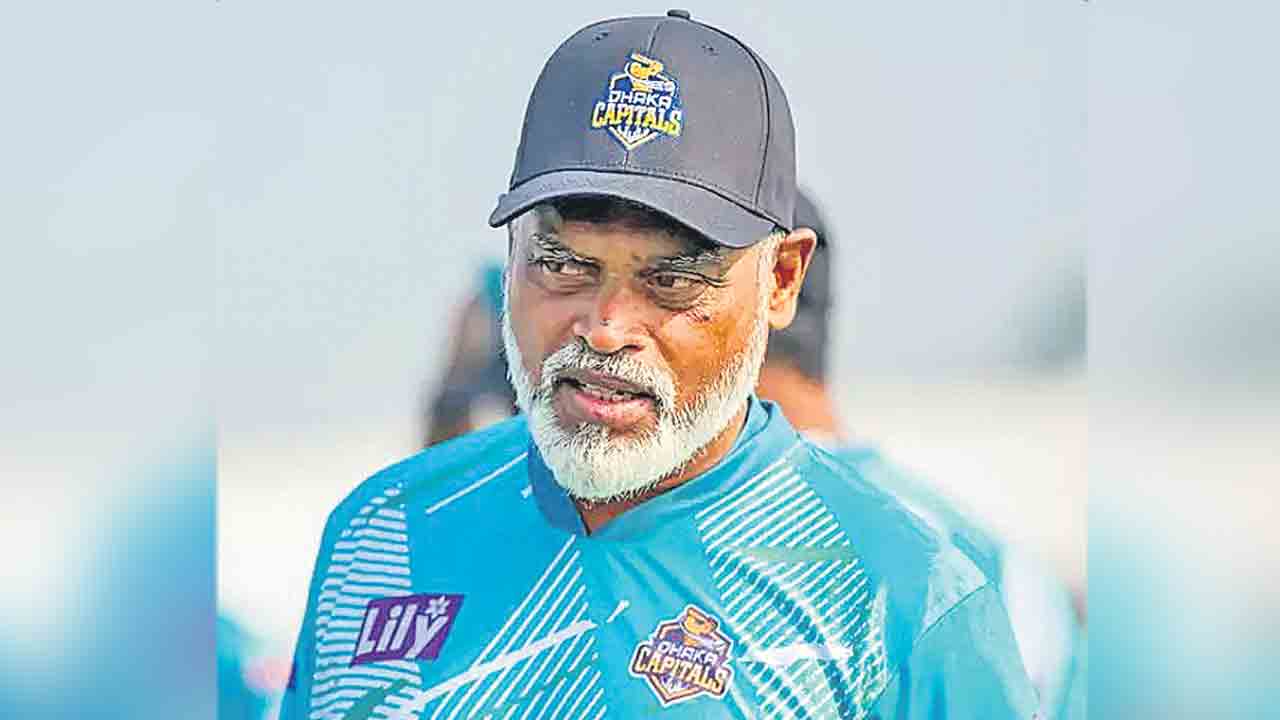 మైదానంలోనే కుప్పకూలి.. బంగ్లా క్రికెట్‌లో విషాదం