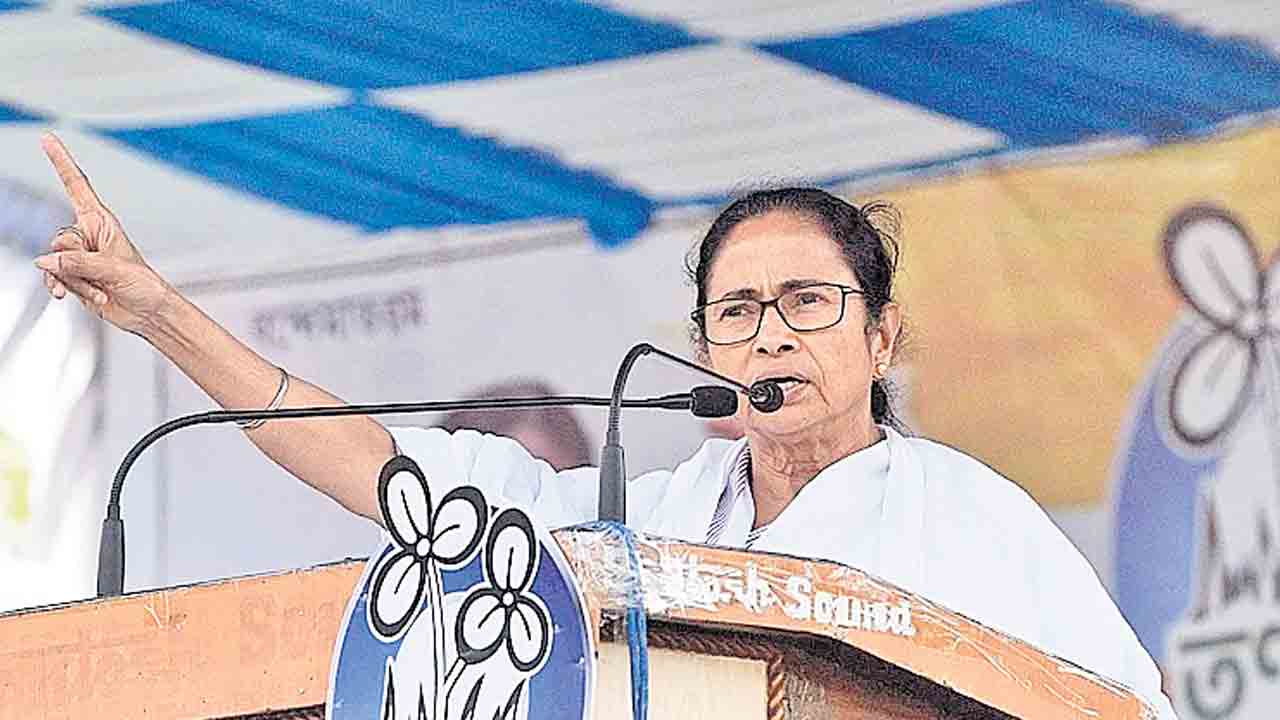 సర్‌ సమీక్షలో ఘోర తప్పిదాలు.. ఈసీపై మమత ఆరోపణ