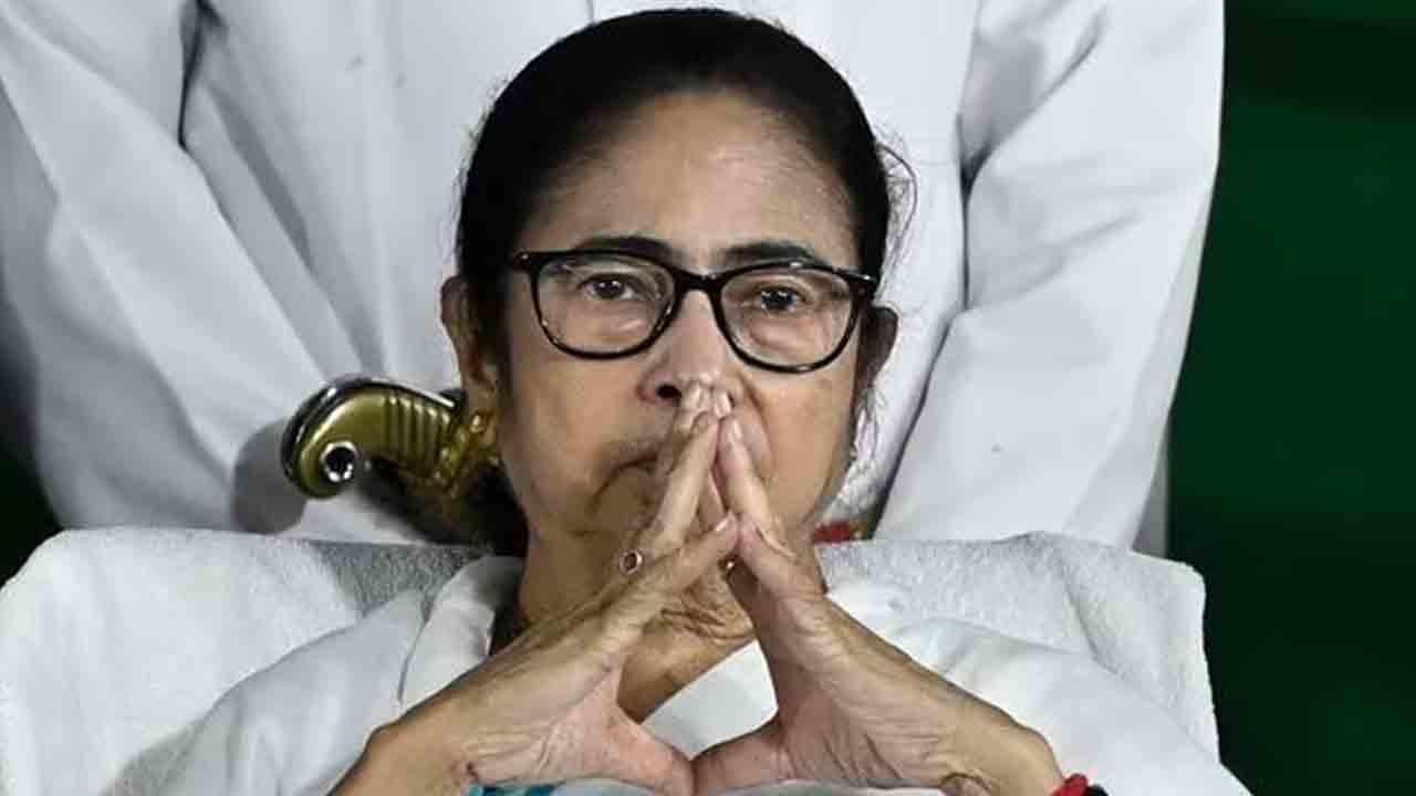 Mamata Banerjee | కోల్‌కతా స్టేడియం ఘటన.. స్పోర్ట్స్‌ మినిస్టర్‌ రాజీనామాకు బెంగాల్‌ సీఎం ఆమోదం