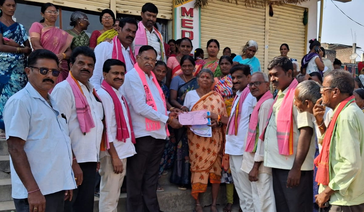 Dasari Manohar Reddy | బీఆర్ఎస్ బలపరిచిన అభ్యర్థులని గెలిపించాలి.. పెద్దపల్లి మాజీ ఎమ్మెల్యే దాసరి మనోహర్ రెడ్డి