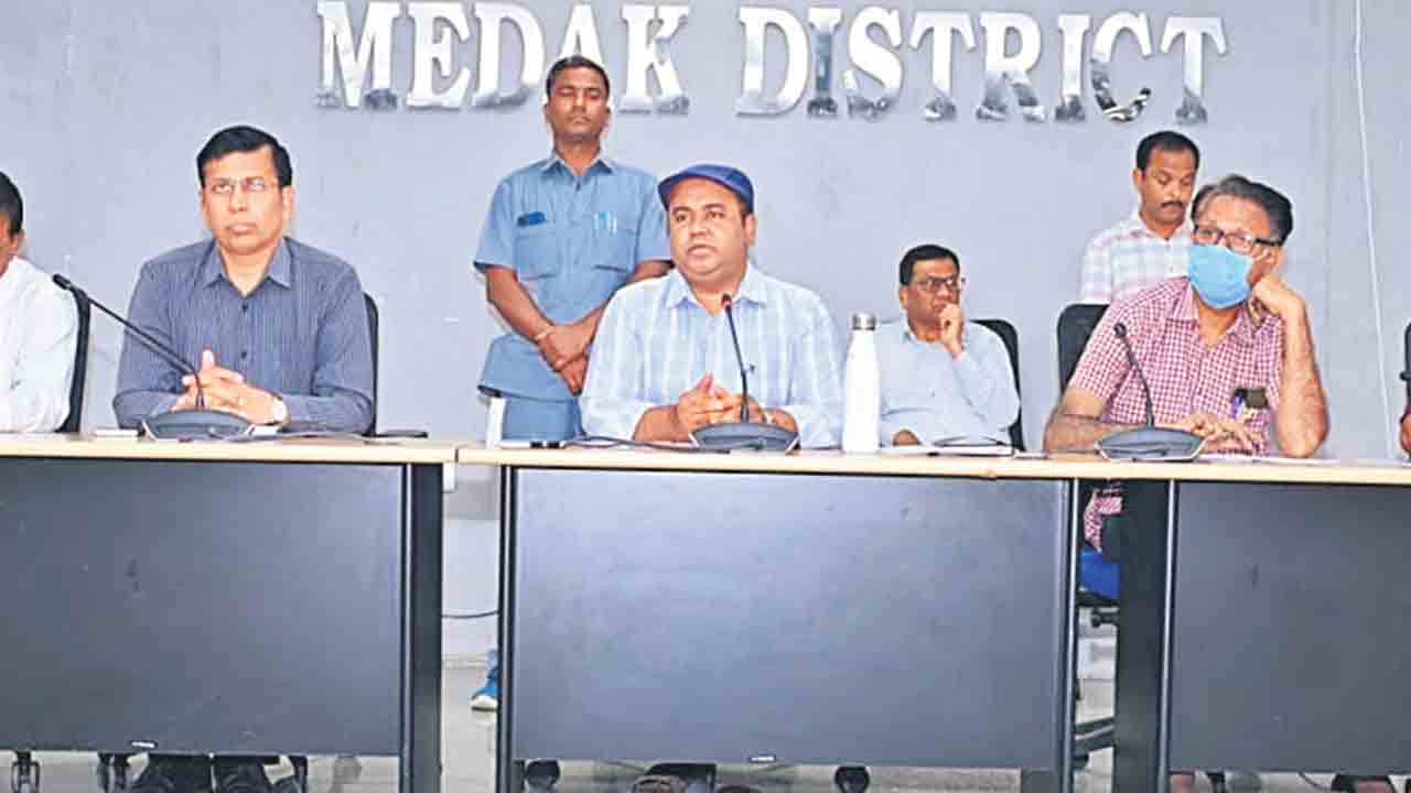 ఇసుక అక్రమ రవాణాపై ఉక్కుపాదం