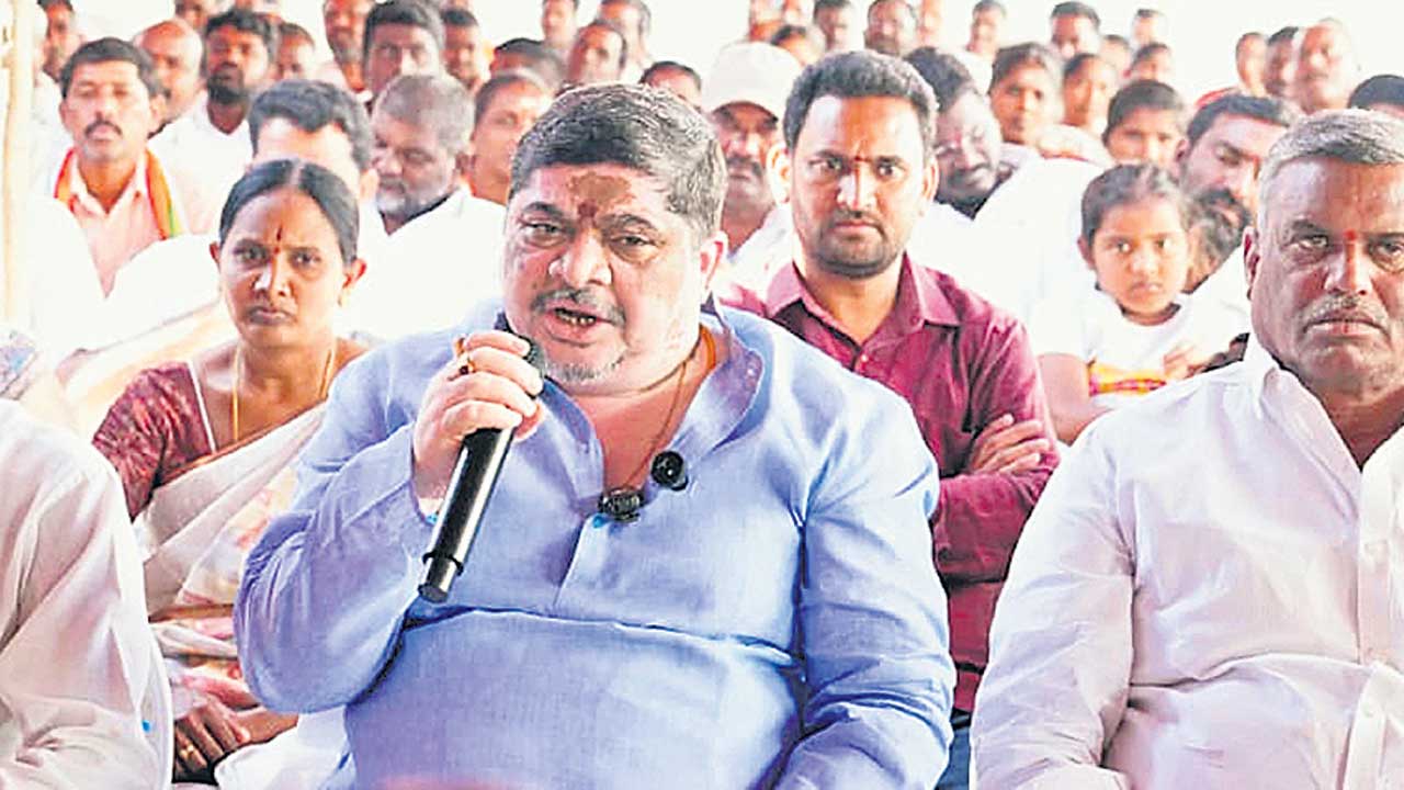 గ్రామాల అభివృద్ధే లక్ష్యంగా పనిచేయాలి