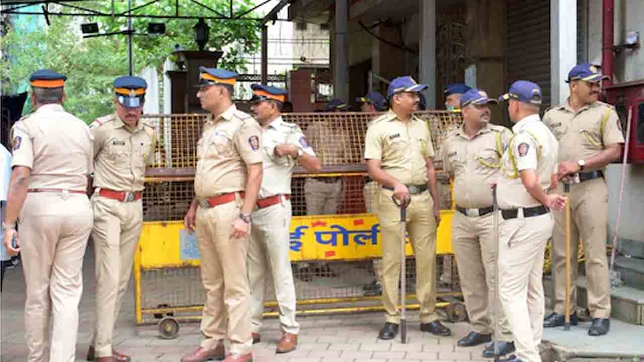 Crime news | మహిళా వ్యాపారిని నగ్నంగా వీడియోలు తీసి.. బ్లాక్‌ మెయిల్ చేస్తున్న ఫార్మా ఓనర్‌..!