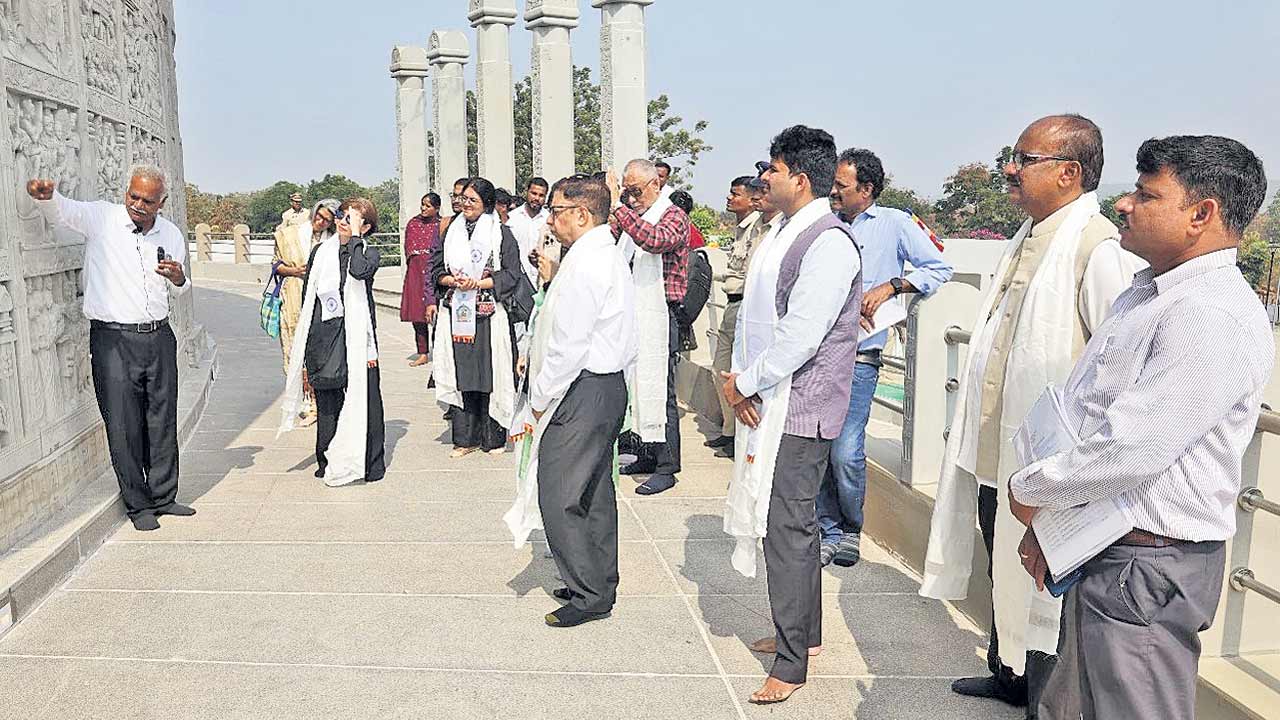 బుద్ధవనంలో విదేశీ రాయబారుల సందడి