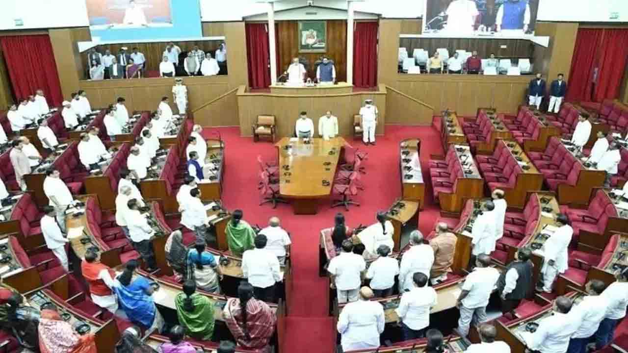 ఒడిశా ఎమ్మెల్యేల జీతాలు మూడు రెట్లు పెంపు.. బీజేపీ సర్కారుపై ప్రజాగ్రహం