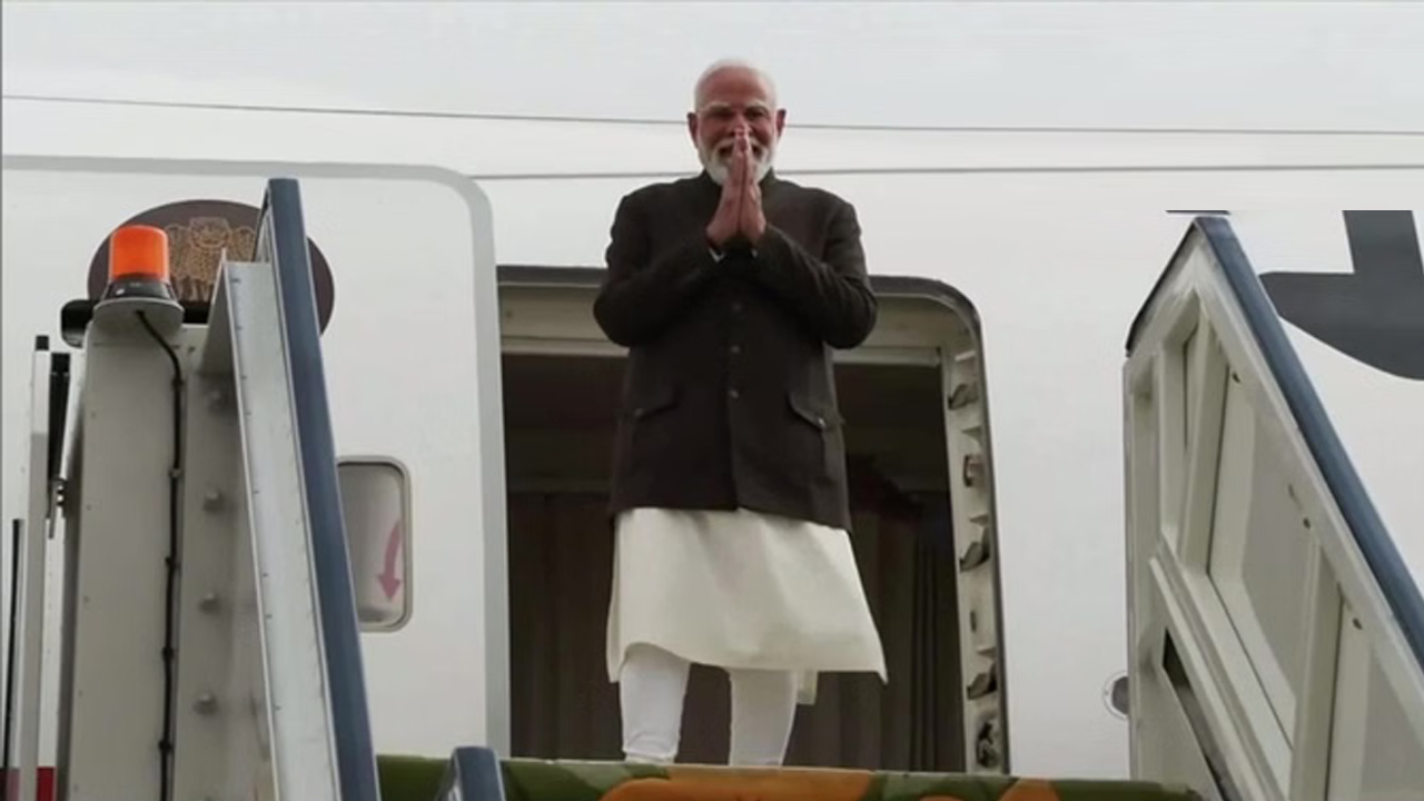 PM Modi | అనుకూలించని వాతావరణం.. కోల్‌కతాకు ప్రధాని హెలికాప్టర్‌ మళ్లింపు..!