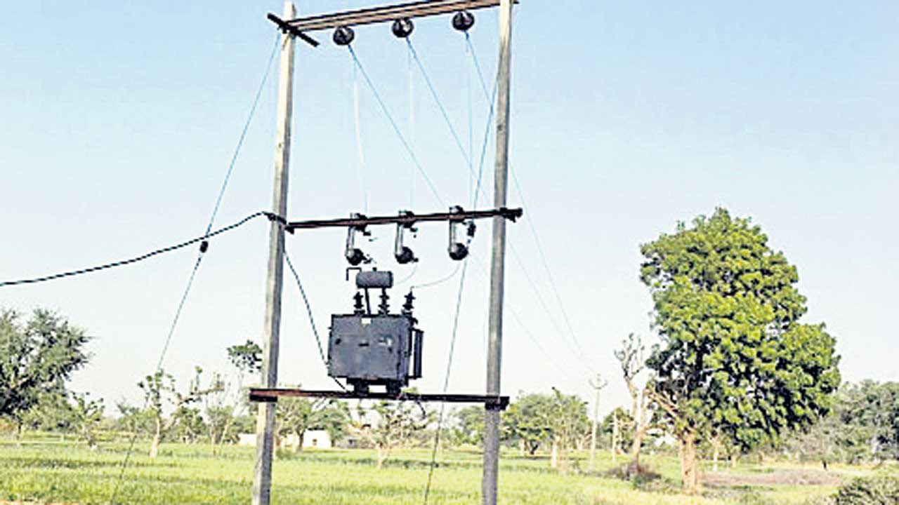 రైతన్నకు కరెంటు కష్టాలు