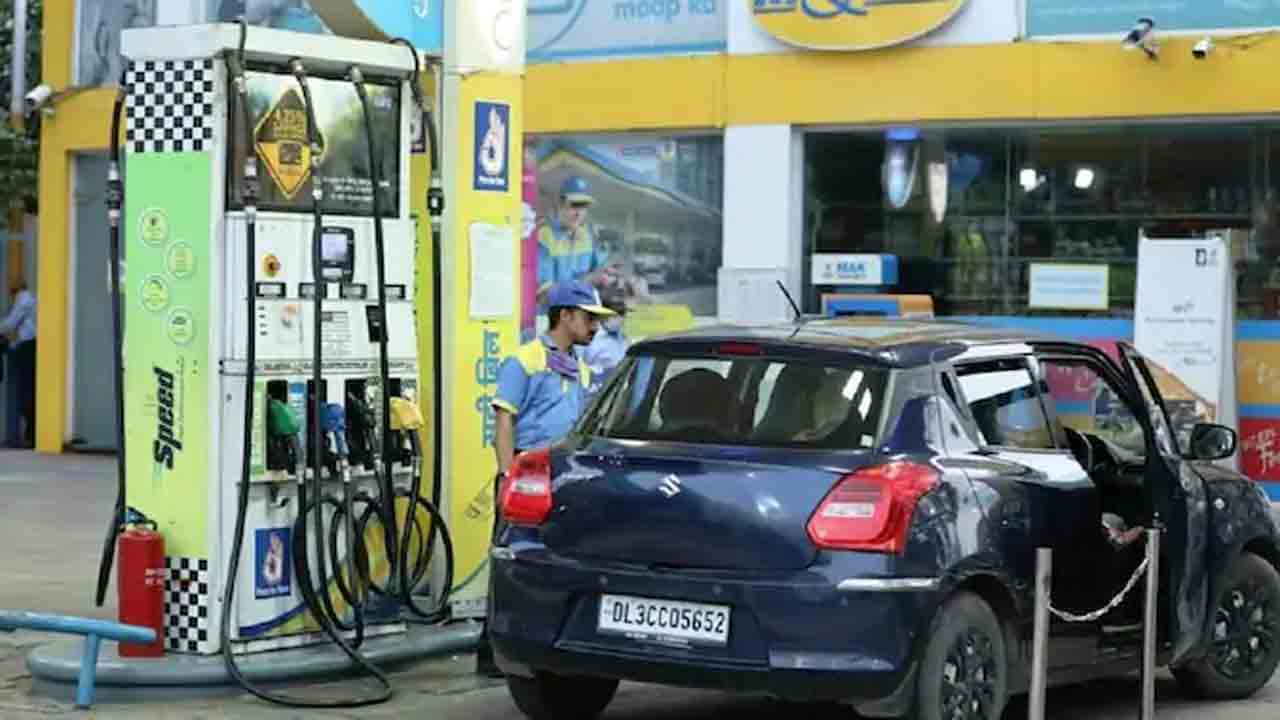 Air Pollution | పొల్యూషన్‌ సర్టిఫికెట్‌ లేకుంటే.. నో పెట్రోల్‌‌.. ఢిల్లీ ప్రభుత్వం కీలక నిర్ణయం