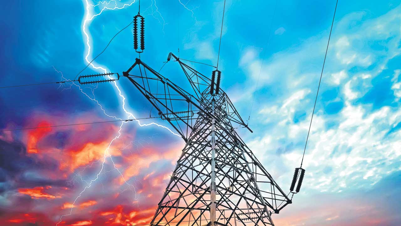 కాంట్రాక్టర్ల దందాపై కదిలిన అధికారులు