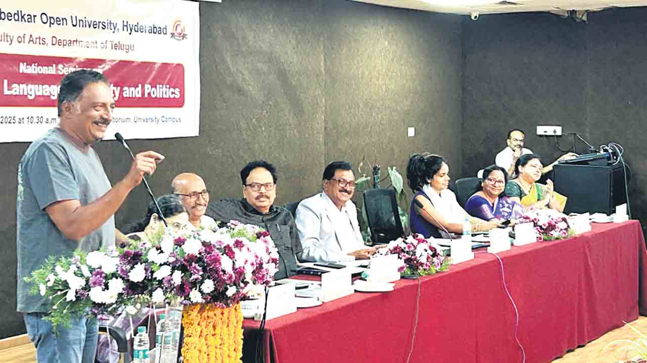 దక్షిణాదిపై ఇతర భాషలు రుద్దడం సరికాదు.. జాతీయ సదస్సులో సినీ నటుడు ప్రకాశ్‌రాజ్‌