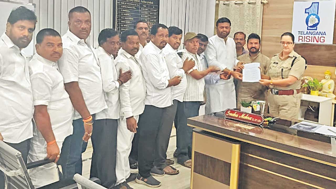 బీఆర్‌ఎస్‌ నాయకులపై అక్రమ కేసులు పెట్టొద్దు