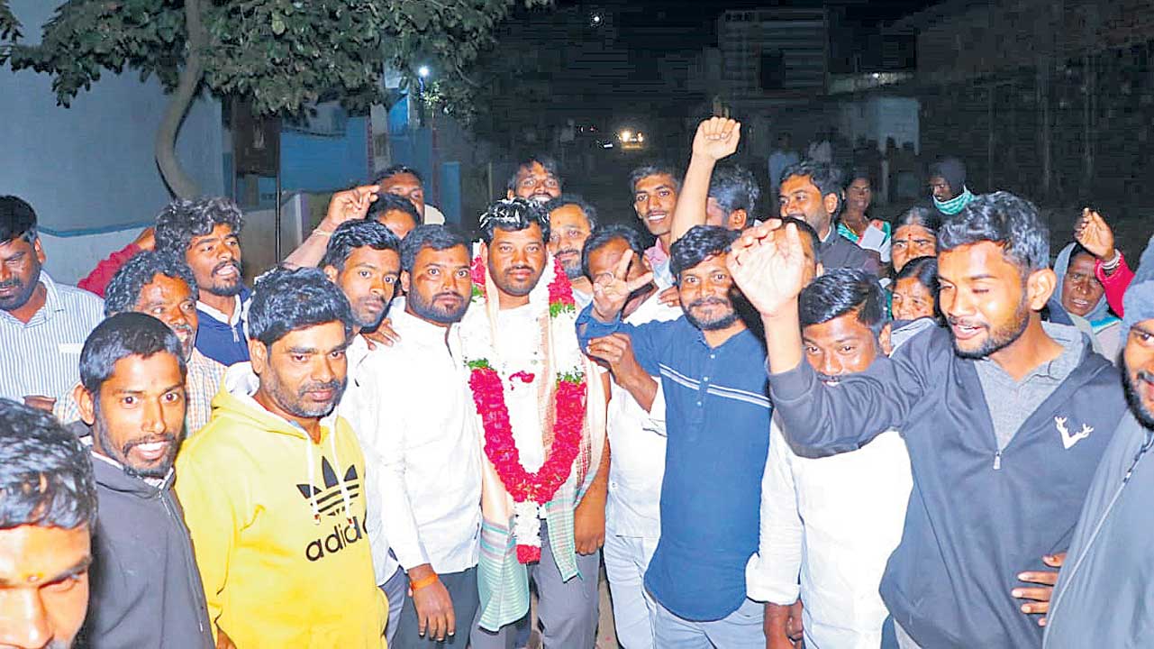 పంచాయతీల్లో కారు.. జోరు