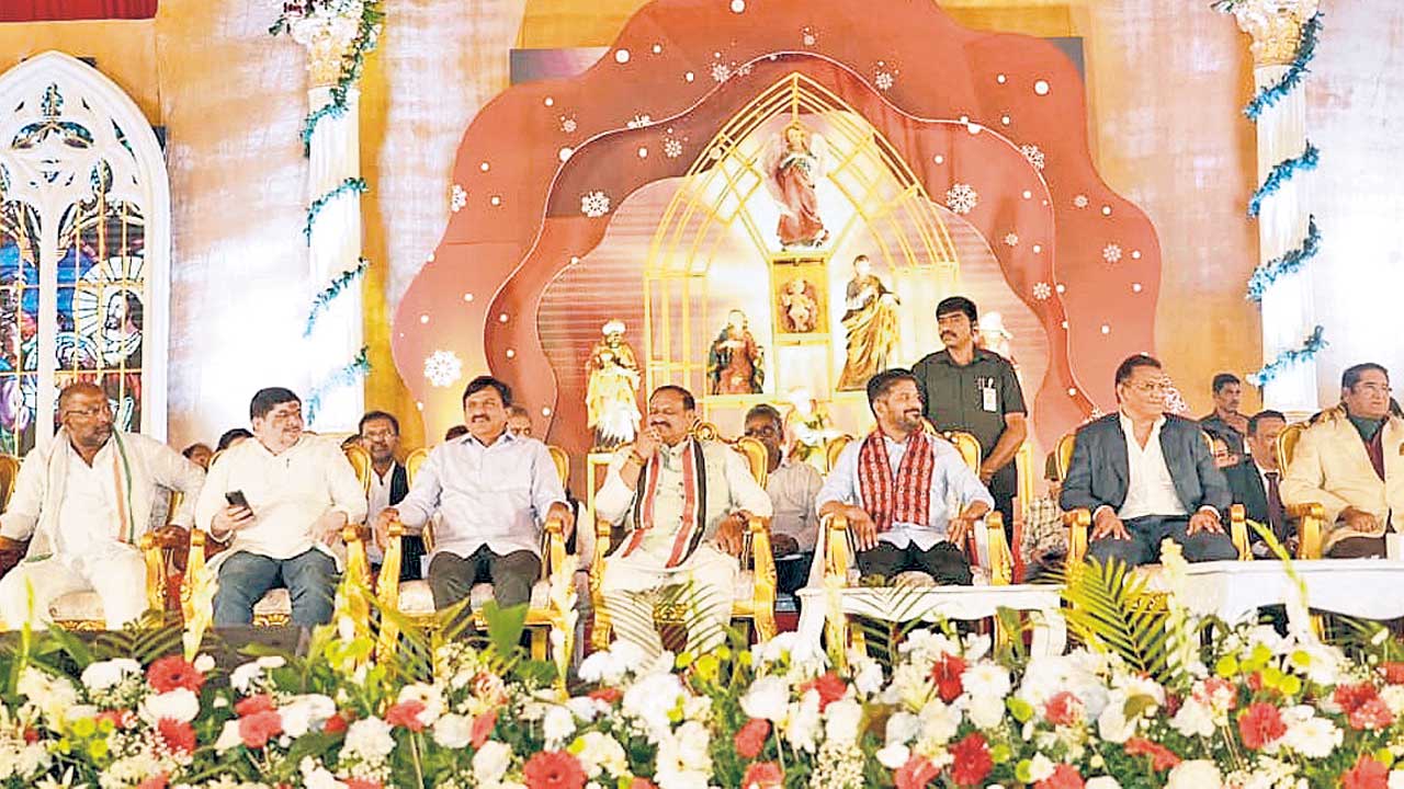 శ్మశానవాటికలకు ప్రభుత్వ స్థలాల్లేవ్‌!